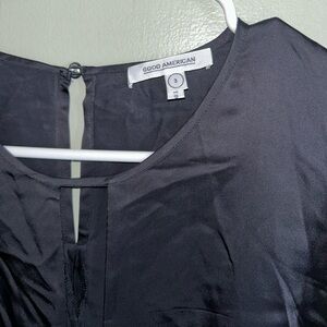 Good American Women's Satin Keyhole Top in Black Size 3 large black shirt blouse